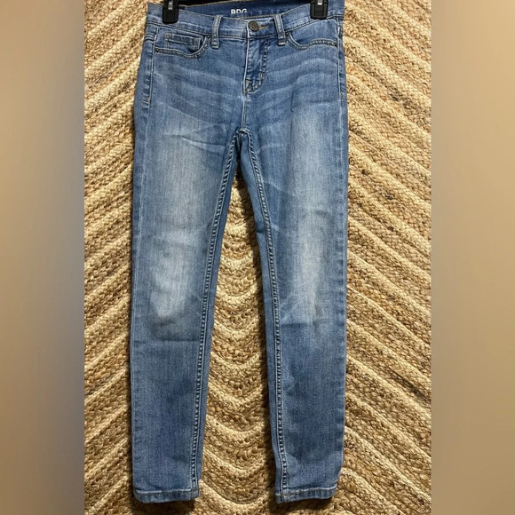 Urban Outfitters BDG Mid Rise Straight Denim Jeans,Medium Wash, Size 25W, 26L - Picture 1 of 9
